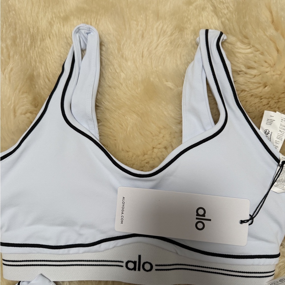 ALO Yoga Set Airbrush Heart Throb Bra With Legging Size S - Picture 4 of 7